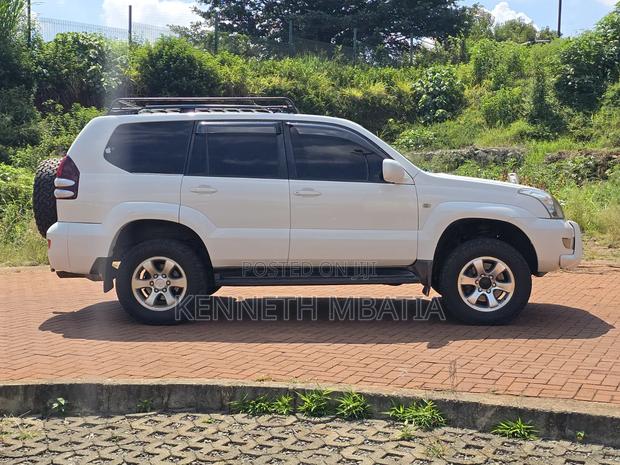 Toyota Land Cruiser Prado 2004 White