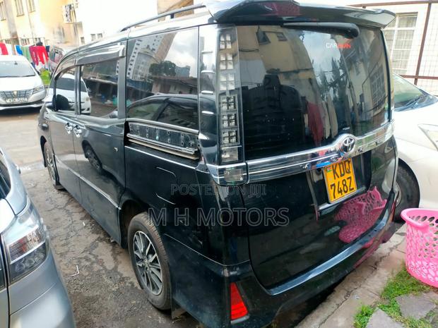 Toyota Voxy 2017 Black