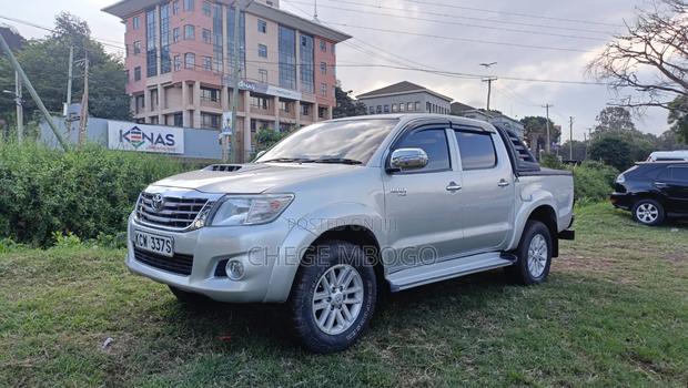Toyota Hilux 3.0 D-4D 4x4 2012 Silver