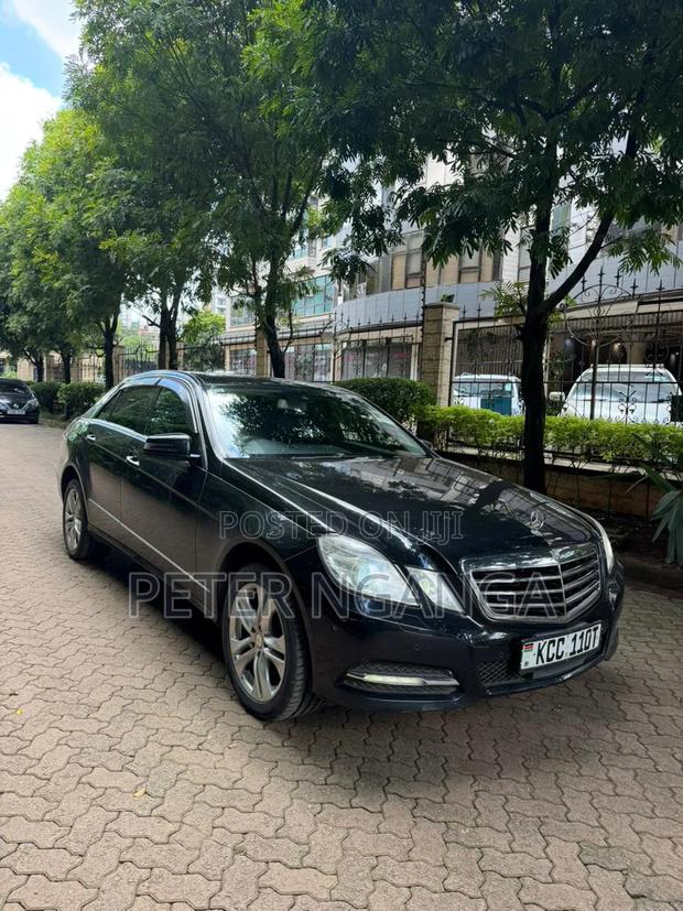 Mercedes-Benz E300 2011 Black