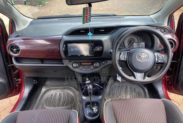 Toyota Vitz 1.5 FWD Hybrid 5dr 2017 Maroon