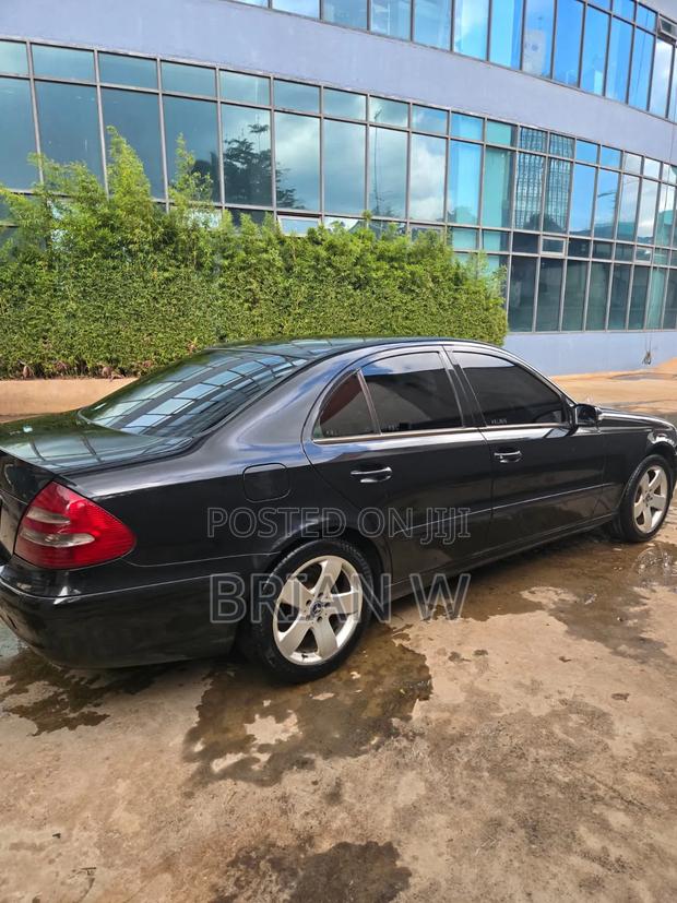 Mercedes-Benz E220 2003 Black