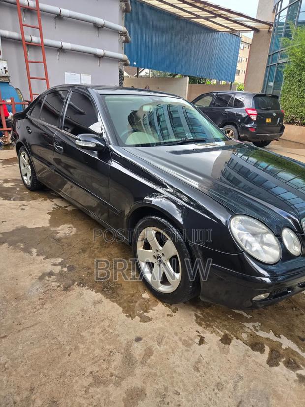 Mercedes-Benz E220 2003 Black