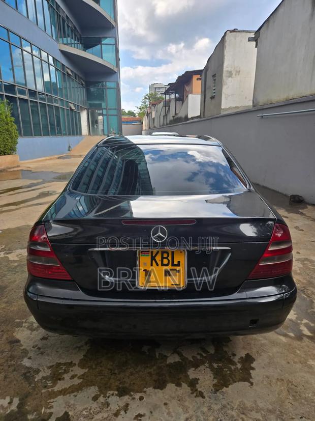 Mercedes-Benz E220 2003 Black