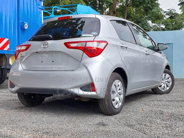 Toyota Vitz 2019 Silver