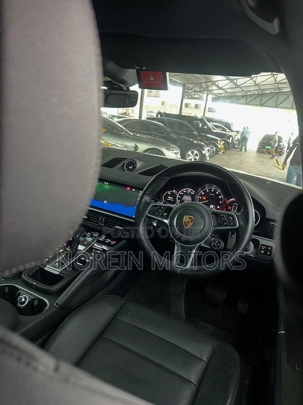 Porsche Cayenne 2019 White