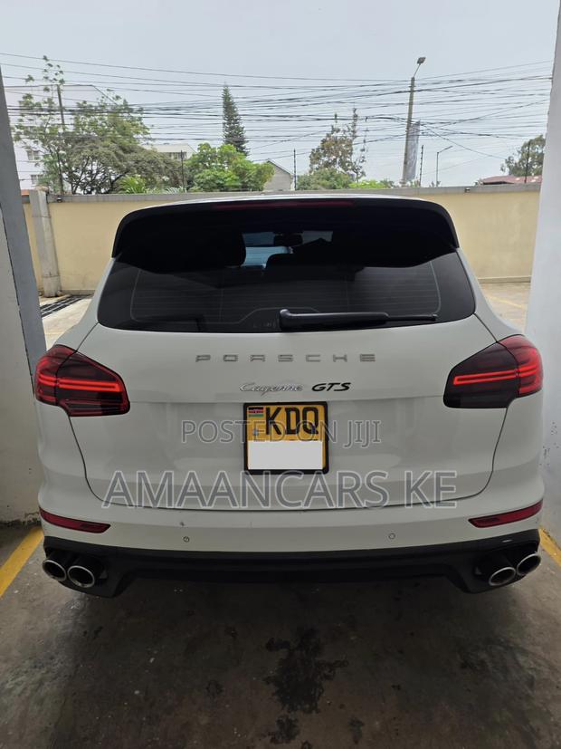 Porsche Cayenne GTS AWD 2018 White