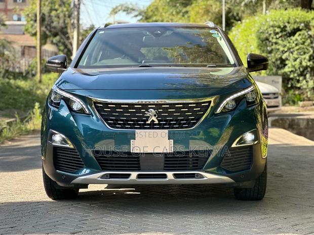 Peugeot 5008 2019 Green