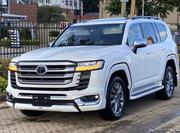Toyota Land Cruiser LC300 2023 White for sale