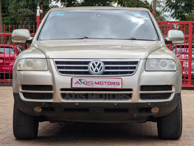 Volkswagen Touareg 2005 Gold
