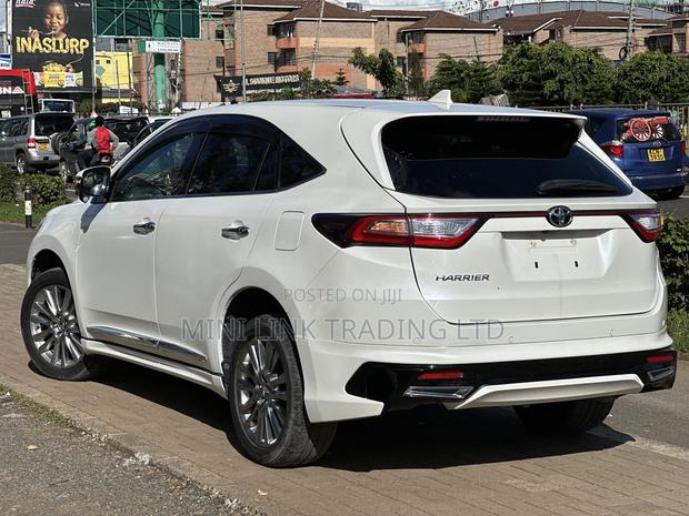 Toyota Harrier 2.0 2019 Off white