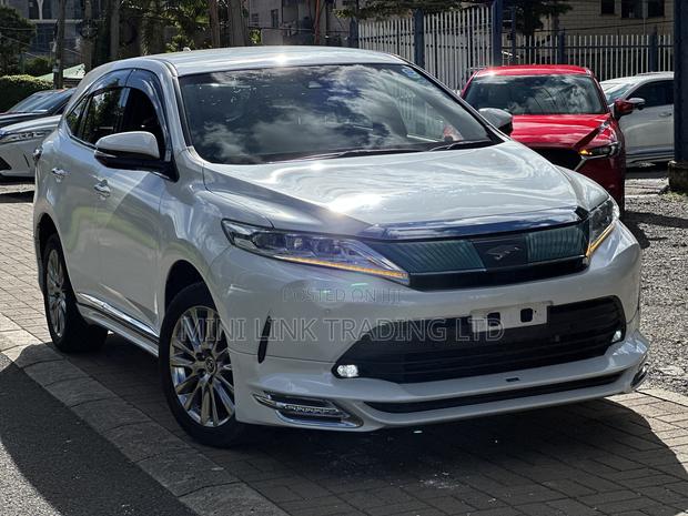 Toyota Harrier 2.0 2019 Off white