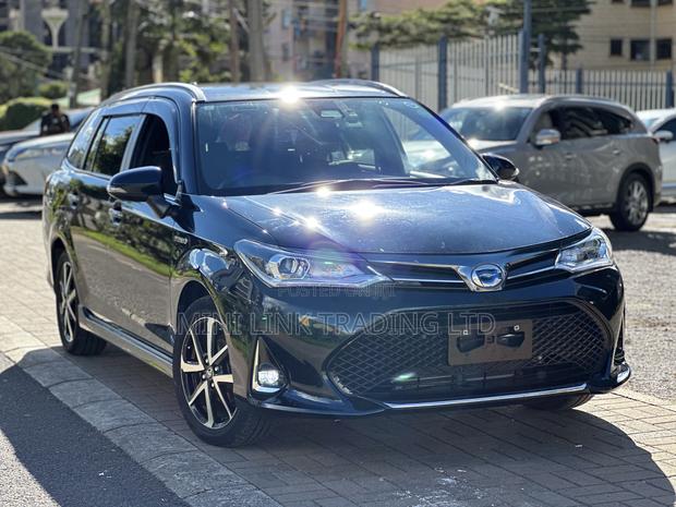 Toyota Corolla Fielder 1.5 Hybrid FWD 2019 Green