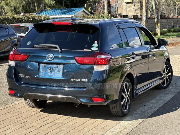 Toyota Corolla Fielder 1.5 Hybrid FWD 2019 Green