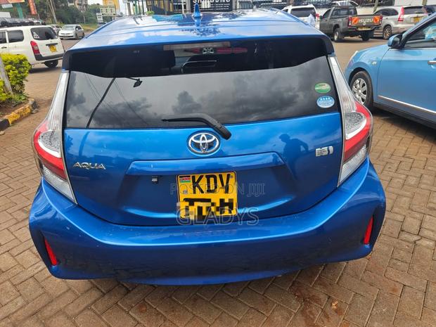Toyota Aqua 2018 Blue