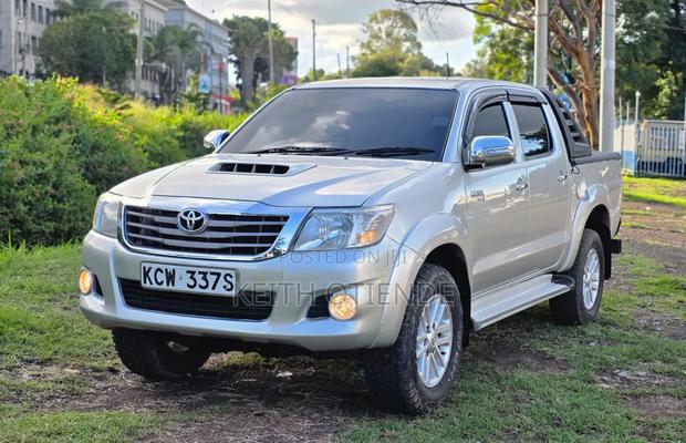 Toyota Hilux 3.0 D-4D 4x4 2012 Silver