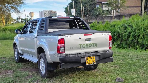 Toyota Hilux 3.0 D-4D 4x4 2012 Silver