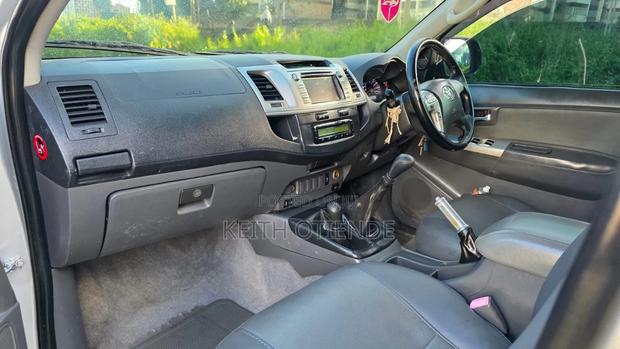 Toyota Hilux 3.0 D-4D 4x4 2012 Silver