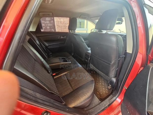 Toyota Auris 2016 Red