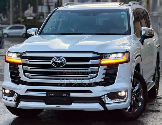 Toyota Land Cruiser 2023 White