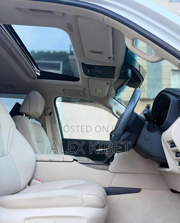 Toyota Land Cruiser 2023 White