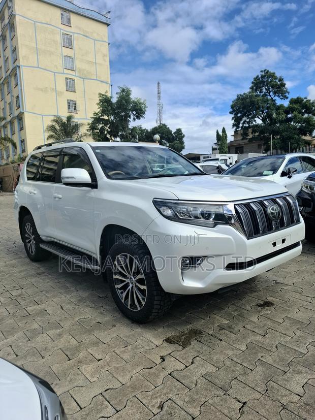 Toyota Land Cruiser Prado 2.8 2019 White