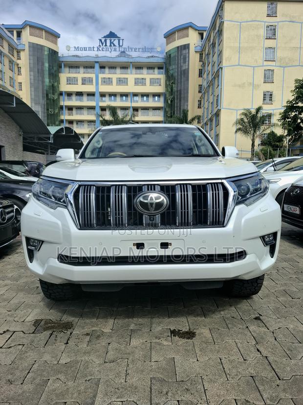 Toyota Land Cruiser Prado 2.8 2019 White