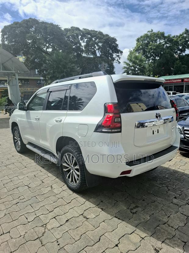 Toyota Land Cruiser Prado 2.8 2019 White
