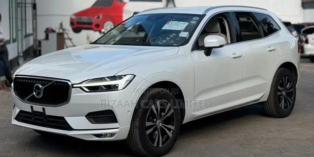 Volvo XC60 T5 R-Design AWD 2019 White