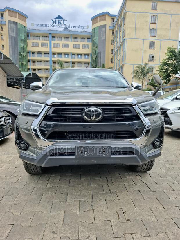 Toyota Hilux 2020 Gray