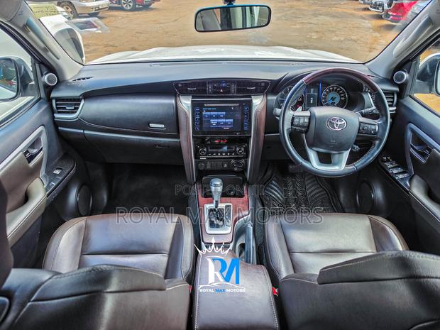 Toyota Fortuner 2.8 D AWD 2019 White