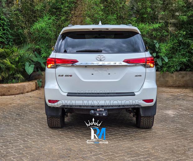 Toyota Fortuner 2.8 D AWD 2019 White