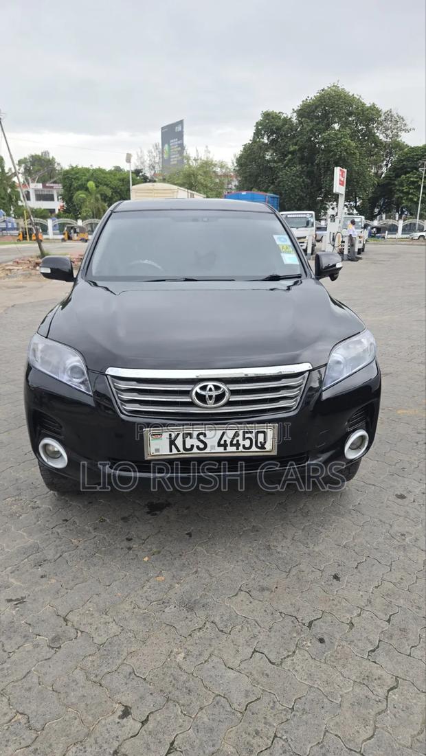 Toyota Vanguard 2011 Black