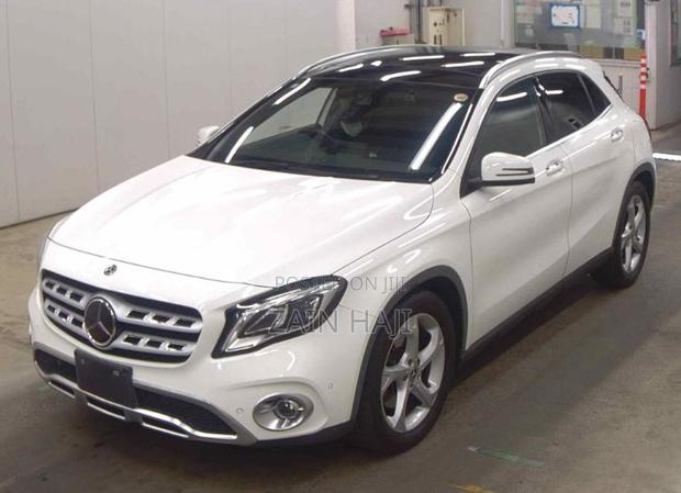 Mercedes-Benz GLA-Class 2019 White