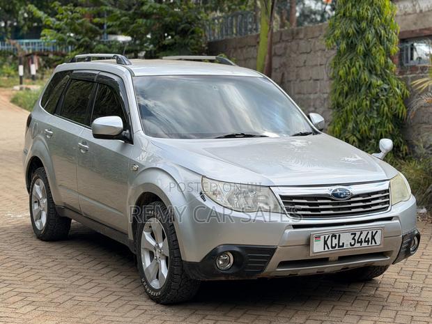Subaru Forester 2010 Silver