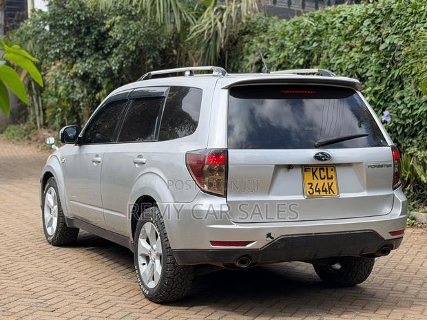 Subaru Forester 2010 Silver