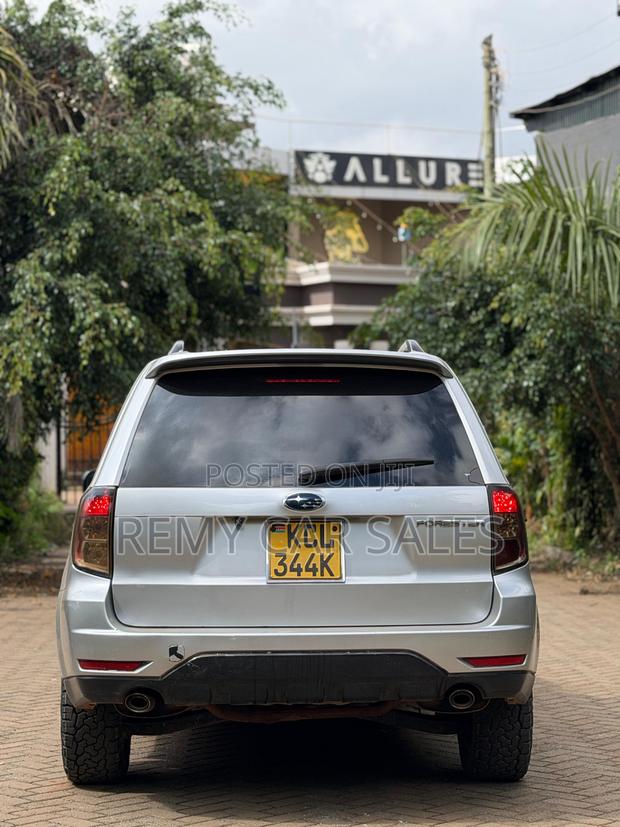 Subaru Forester 2010 Silver