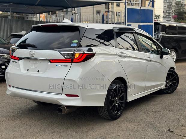 Honda Fit Shuttle 2019 White
