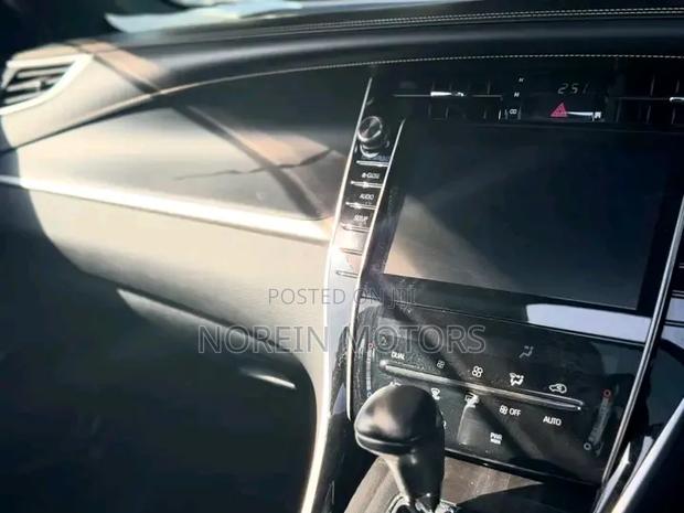 Toyota Harrier 2.0 2019 White
