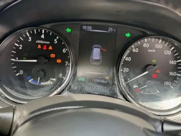 Nissan X-Trail 2.0 Hybrid AWD 2018 Black