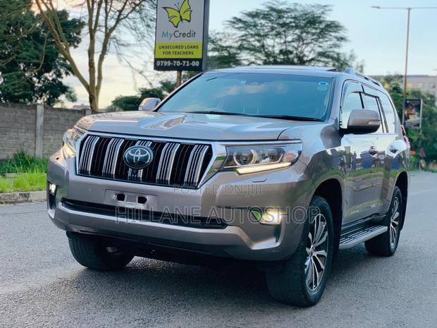 Toyota Land Cruiser Prado 2017 Gray