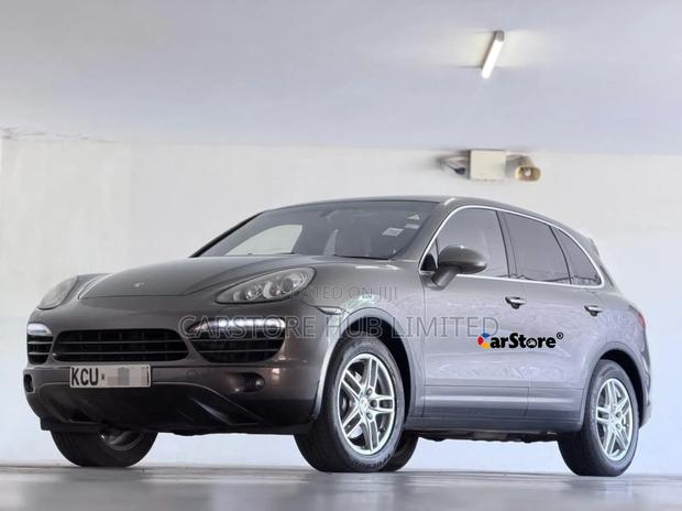 Porsche Cayenne Diesel 2012 Brown