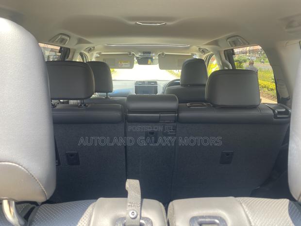 Toyota Land Cruiser Prado 2.8 2019 White