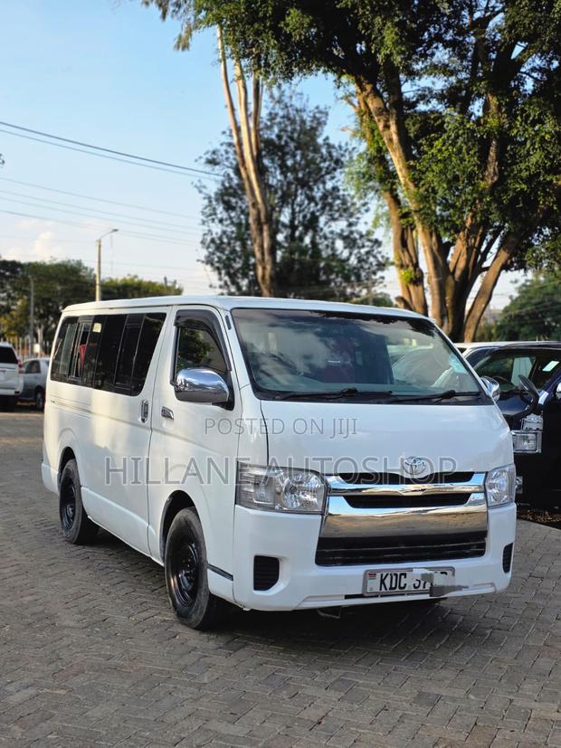 Toyota HiAce 2014 White