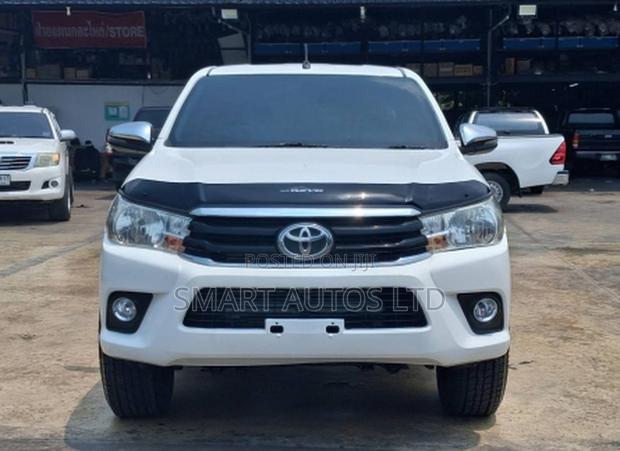 Toyota Hilux 2019 White