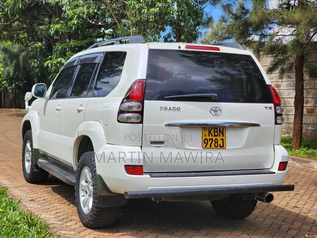Toyota Land Cruiser Prado 2004 White