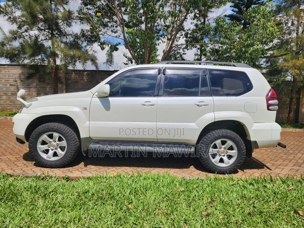 Toyota Land Cruiser Prado 2004 White