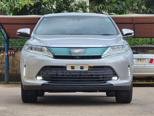 Toyota Harrier 2.0 2019 Silver