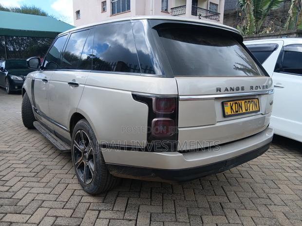 Land Rover Range Rover Vogue 2012 Gold