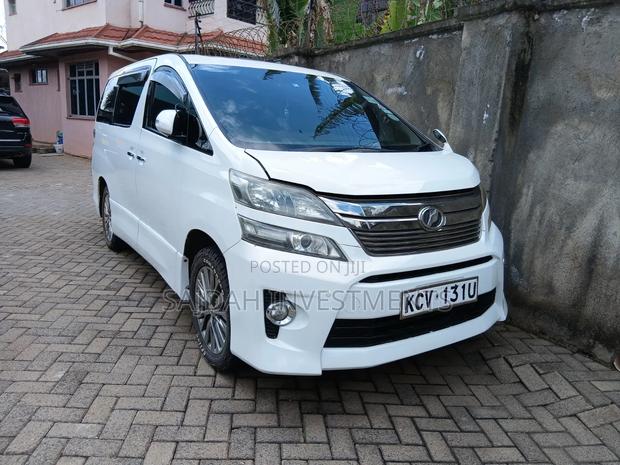 Toyota Alphard 2.4 Petrol FWD 2012 White